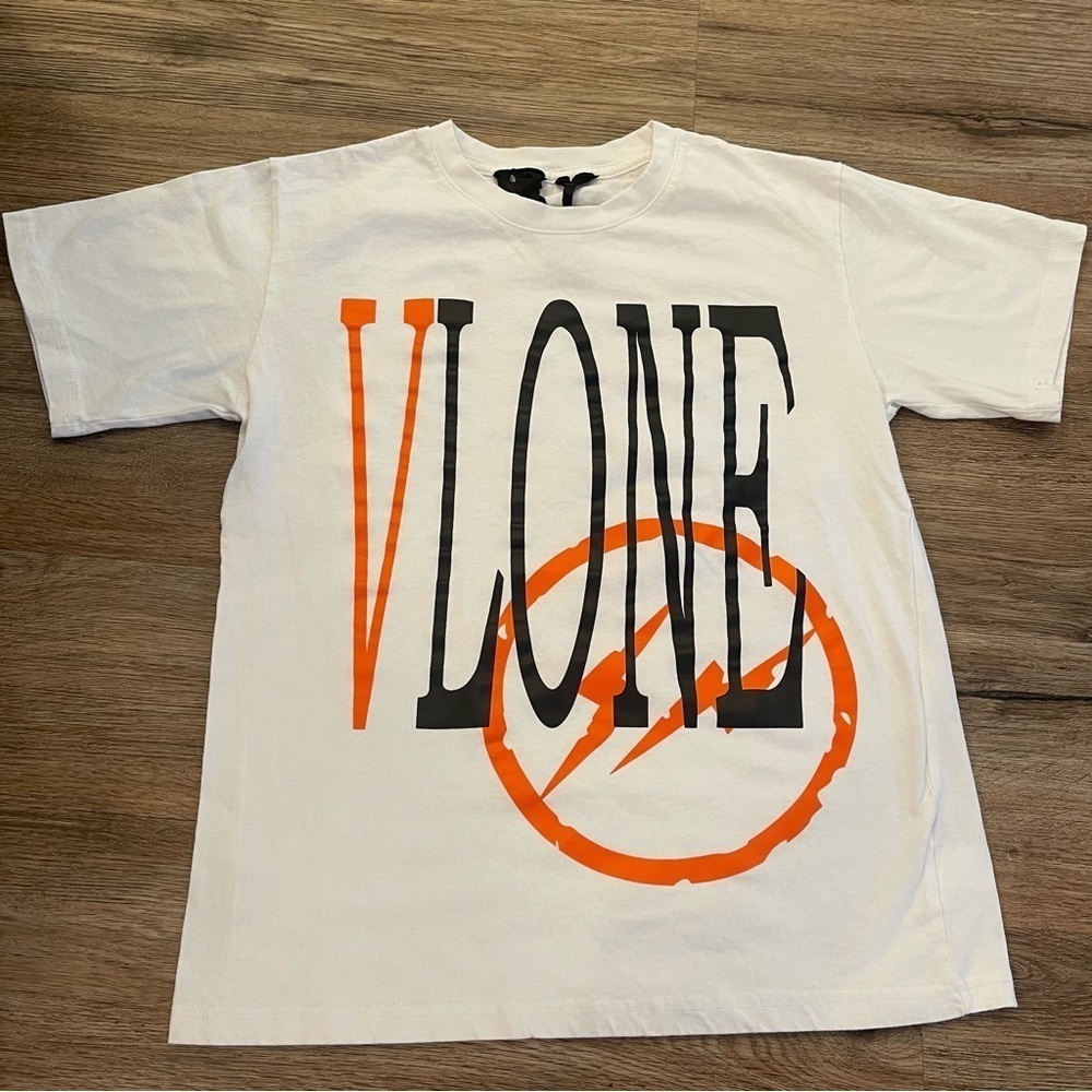 Vlone Tee Men’s Sz Small White All Over Logo Streetwear Skate NWOT
